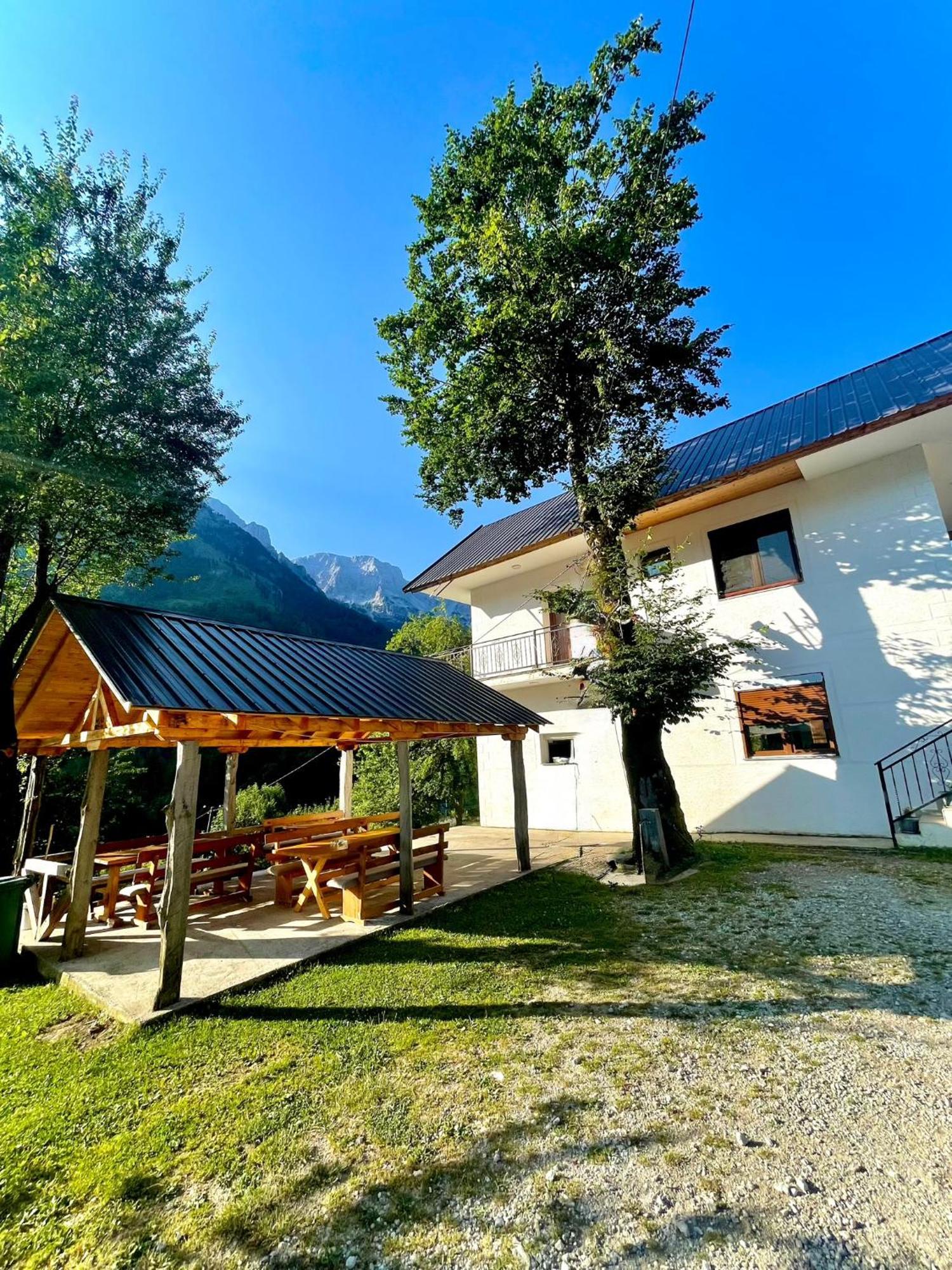 Lazer Cardaku Guesthouse Валбона Экстерьер фото