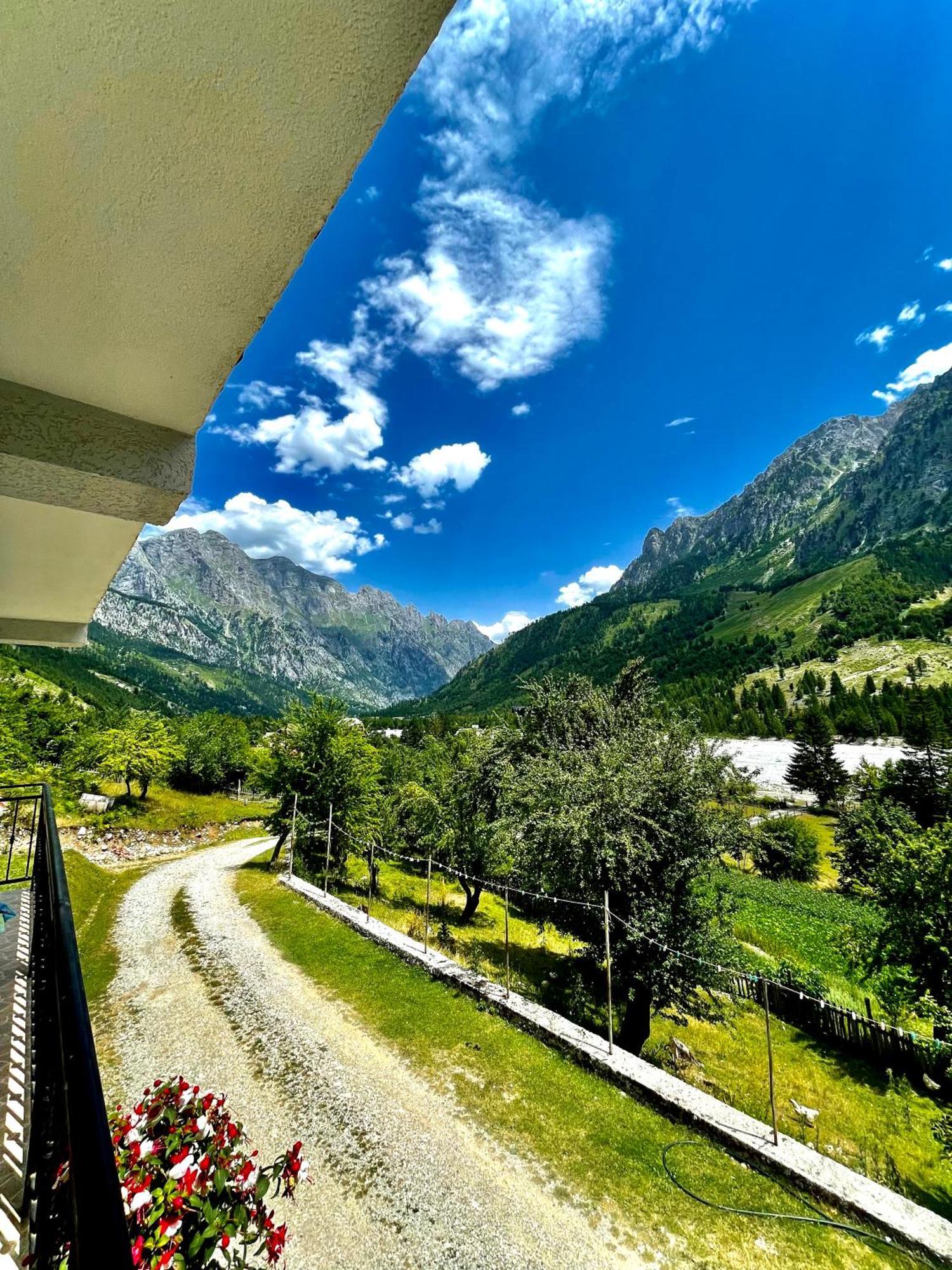 Lazer Cardaku Guesthouse Валбона Экстерьер фото