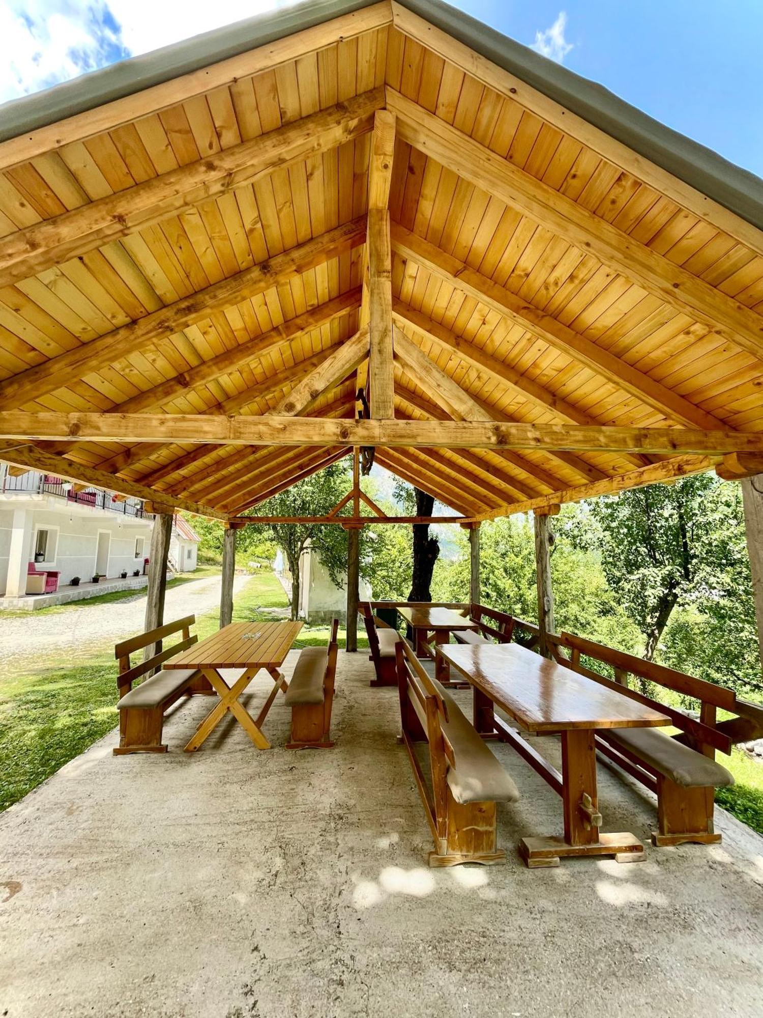 Lazer Cardaku Guesthouse Валбона Экстерьер фото